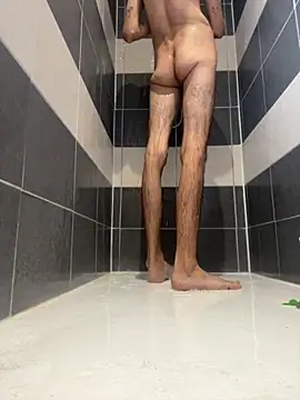 groschibre40100 online show from 11.20.25