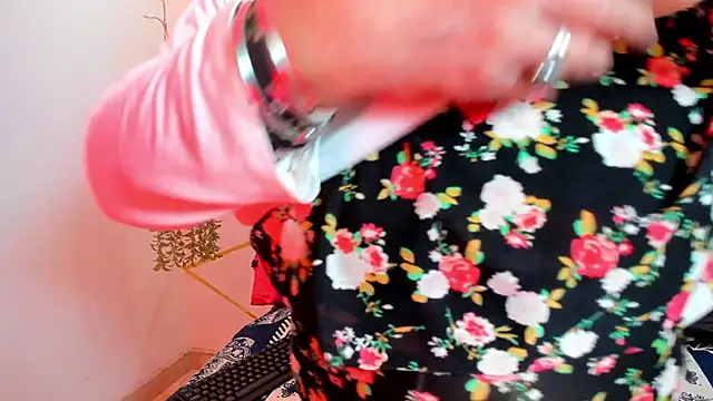 Victoriaa Anderson online show from 12.18.25