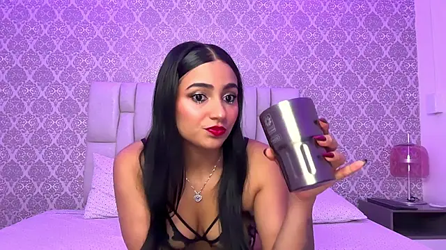 Snapshot of Ashlyrouxx chatting on 06.05.26 Ashlyrouxx online show from 06.05.26