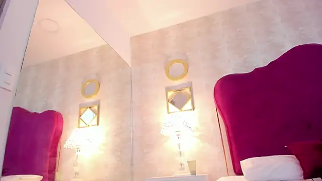 Snapshot of EllaEvanz chatting on 02.26.26 EllaEvanz online show from 02.26.26