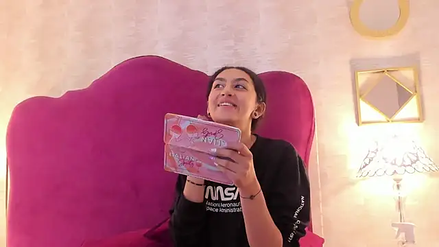 Snapshot of EllaEvanz chatting on 02.28.26 EllaEvanz online show from 02.28.26