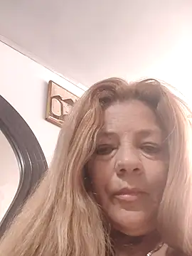 Snapshot of karlaanqui1 chatting on 02.13.26 karlaanqui1 online show from 02.13.26