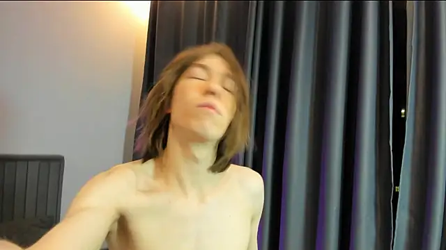 Snapshot of kr1sfemboy chatting on 02.18.26 kr1sfemboy online show from 02.18.26