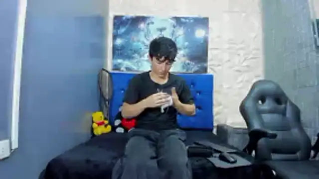 ElanGiraldo online show from 03.24.26