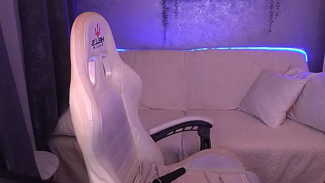 CarolinaaFoxyyy online show from 11.13.25