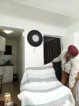 HipsDontLieX95 online show from 11.22.25