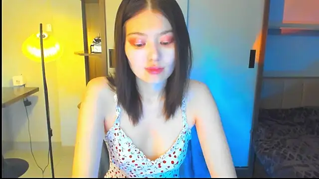 Snapshot of HopeLovely chatting on 03.05.26 HopeLovely online show from 03.05.26