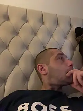 Snapshot of Kinkycouple142 chatting on 02.05.26 Kinkycouple142 online show from 02.05.26