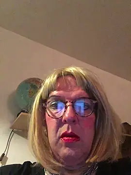 simone xdressing online show from 09.28.25