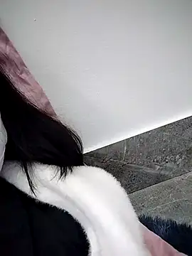   Anna    online show from 12.18.25