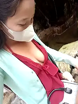 -Huong-99 online show from 12.16.25