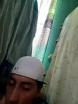 Snapshot of charlyver36 chatting on 11.18.25 charlyver36 online show from 11.18.25