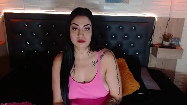 Scarlet Desire online show from 11.11.25