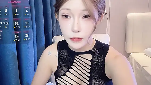 Amy-Babyy online show from 11.22.25