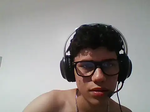 Snapshot of Kleyyysss chatting on 07.22.26 Kleyyysss online show from 07.22.26