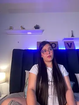 Snapshot of anna_lov22 chatting on 11.26.25 anna lov22 online show from 11.26.25