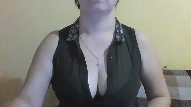 Snapshot of Vitalina282128 chatting on 11.23.25 Vitalina282128 online show from 11.23.25