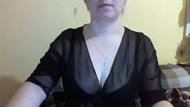 Snapshot of Vitalina282128 chatting on 11.26.25 Vitalina282128 online show from 11.26.25