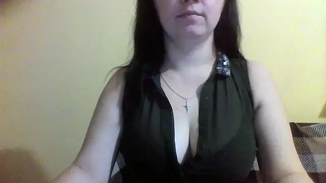 Snapshot of Vitalina282128 chatting on 12.04.25 Vitalina282128 online show from 12.04.25