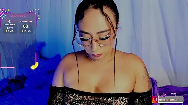Snapshot of kim_santana_ chatting on 06.06.26 kim santana online show from 06.06.26