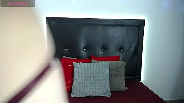 Snapshot of perla_stone_20 chatting on 01.05.26 perla stone 20 online show from 01.05.26