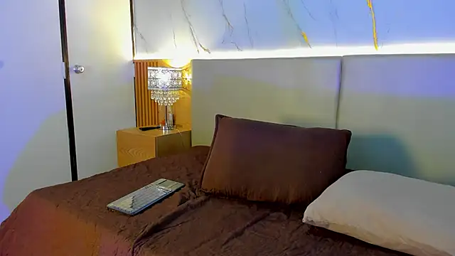 Snapshot of april_grey11 chatting on 11.12.25 april grey11 online show from 11.12.25