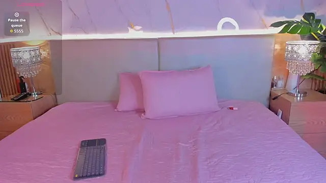 Snapshot of april_grey11 chatting on 11.20.25 april grey11 online show from 11.20.25