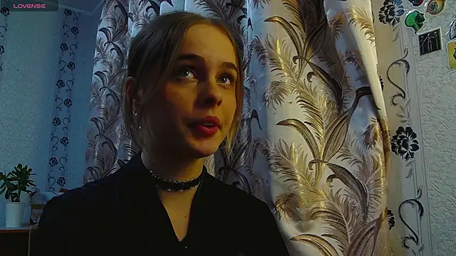 AlicaLOVEalisa777 online show from 12.15.25