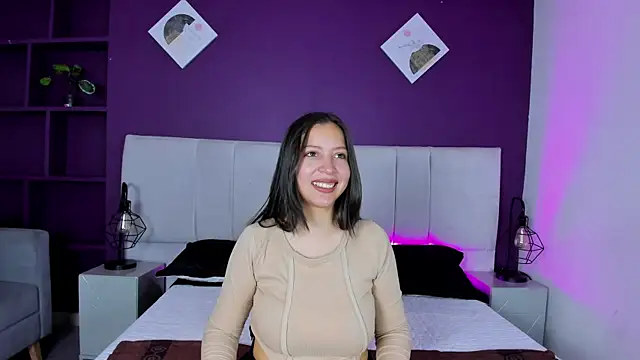 Snapshot of baby_blondie chatting on 12.02.25 baby blondie online show from 12.02.25