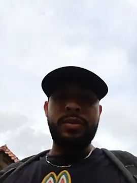 Snapshot of MAX_Jhonnson chatting on 11.14.25 MAX Jhonnson online show from 11.14.25