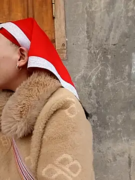 girl-hot2x online show from 02.18.26