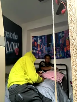 Snapshot of wearefreaks08 chatting on 12.02.25 wearefreaks08 online show from 12.02.25