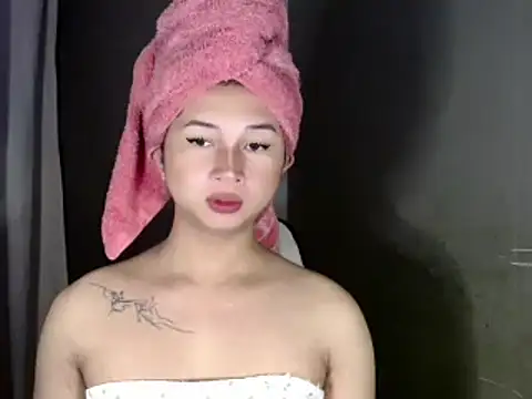 Snapshot of reyalicious69xx chatting on 03.04.26 reyalicious69xx online show from 03.04.26