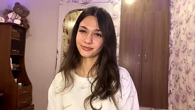 EunHendericks online show from 11.11.25