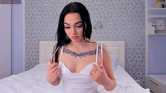 Snapshot of StaticHaven chatting on 11.14.25 StaticHaven online show from 11.14.25