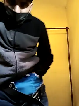 hotyyyyjonny online show from 12.14.25