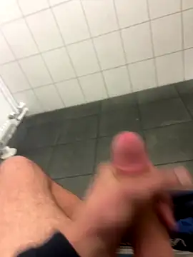 lukasDickpic12 online show from 11.22.25