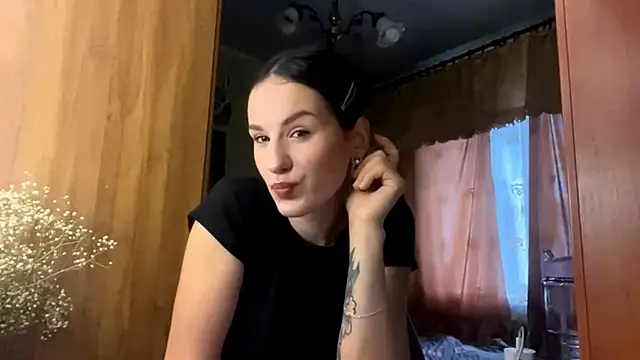 AliciaCapehart online show from 11.24.25