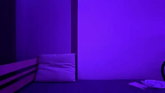 EmilySkyline online show from 11.22.25