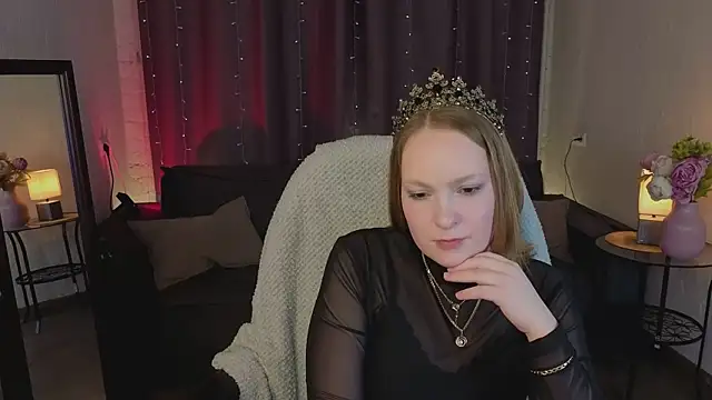 Elizabeth Walson online show from 11.18.25