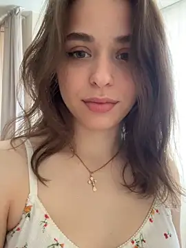 Snapshot of yoyogirlx chatting on 06.19.26 yoyogirlx online show from 06.19.26