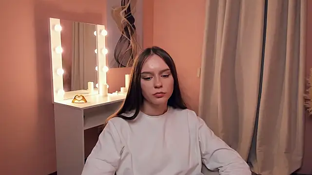 Snapshot of KattieCoron chatting on 11.13.25 KattieCoron online show from 11.13.25