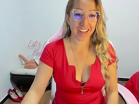 Snapshot of chrystal_sl852 chatting on 12.02.25 chrystal sl852 online show from 12.02.25