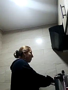 Snapshot of chrystal_sl852 chatting on 02.03.26 chrystal sl852 online show from 02.03.26