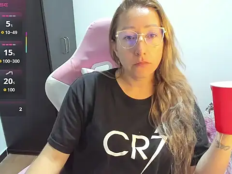 Snapshot of chrystal_sl852 chatting on 02.28.26 chrystal sl852 online show from 02.28.26