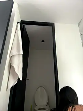 Hannaah wood online show from 12.20.25