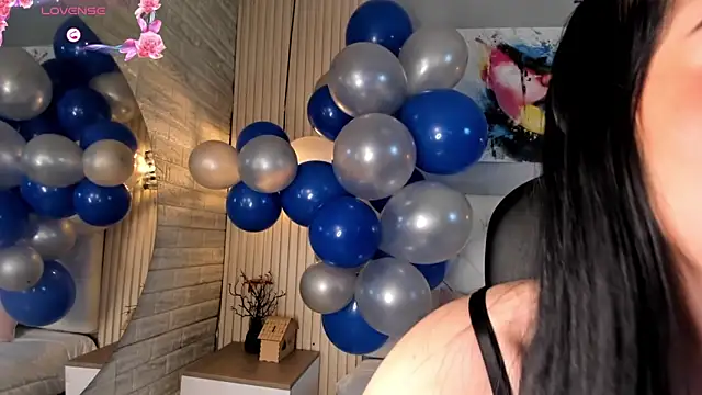 Snapshot of grace__rosse chatting on 11.14.25 grace rosse online show from 11.14.25