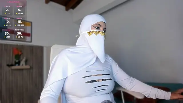 Hannaa Dolly online show from 11.17.25