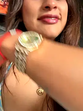 Snapshot of valeria_absurdah chatting on 12.20.25 valeria absurdah online show from 12.20.25