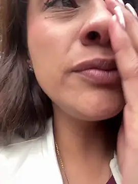 Snapshot of valeria_absurdah chatting on 02.18.26 valeria absurdah online show from 02.18.26